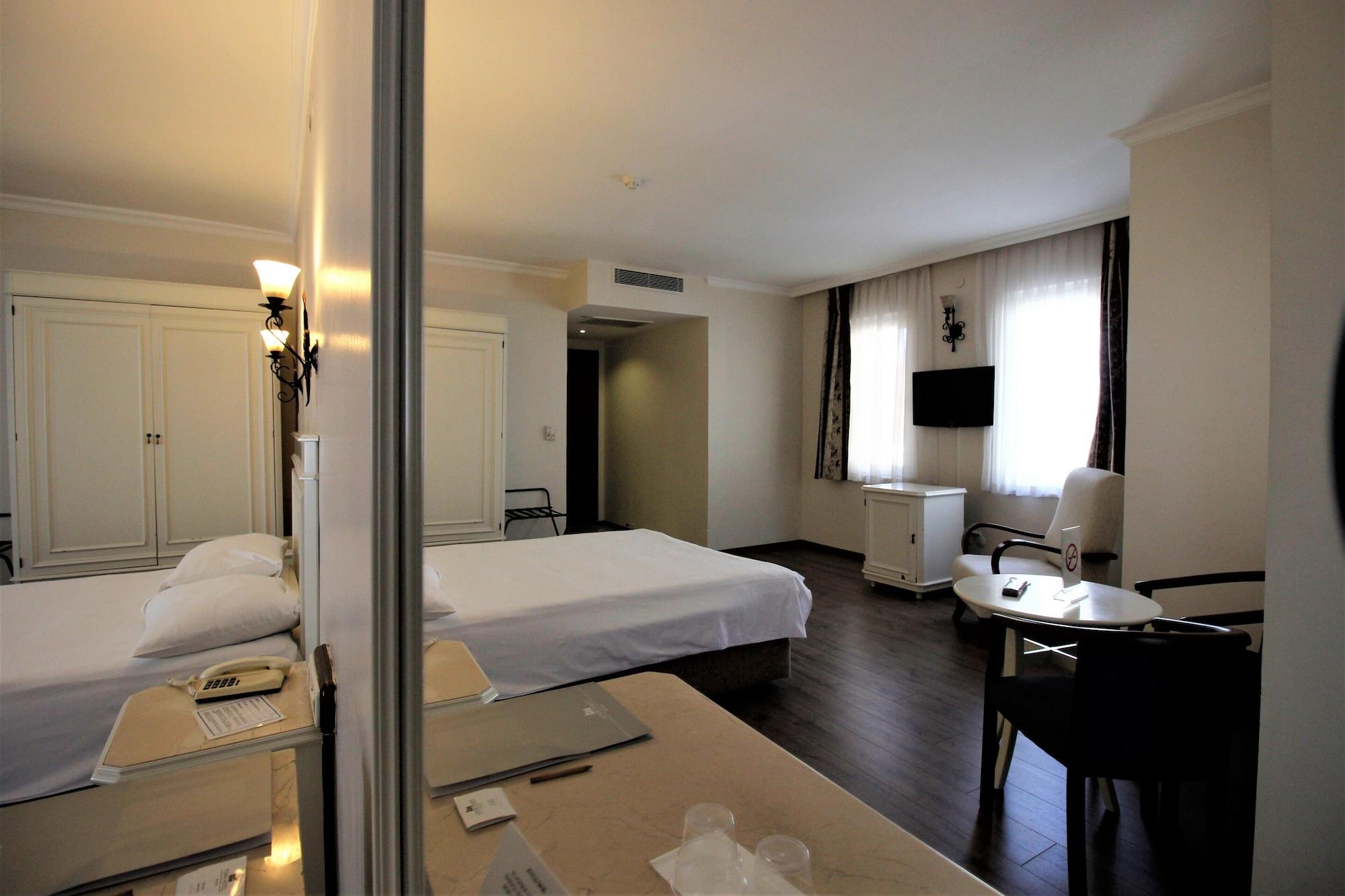 Montania Town Hotel Mudanya Eksteriør billede