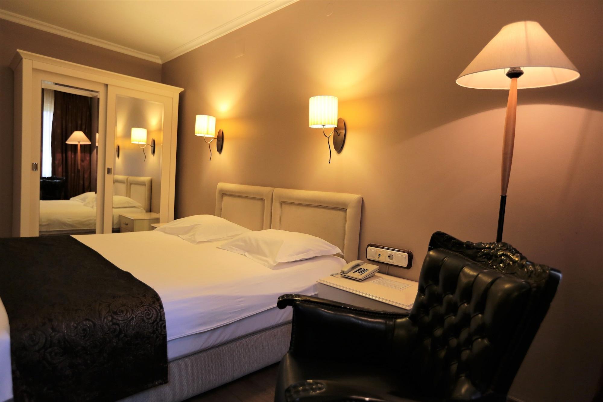 Montania Town Hotel Mudanya Eksteriør billede