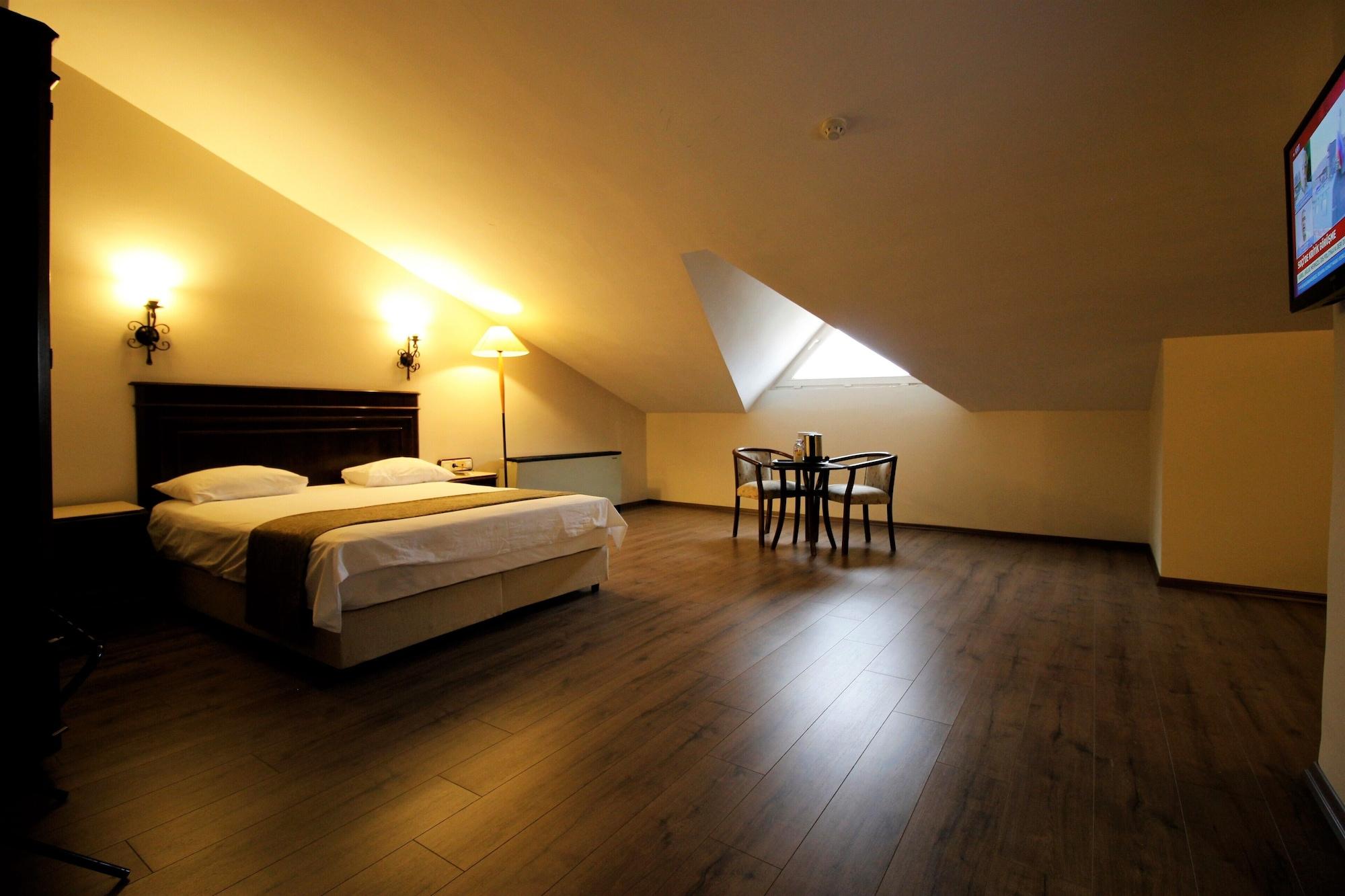 Montania Town Hotel Mudanya Eksteriør billede