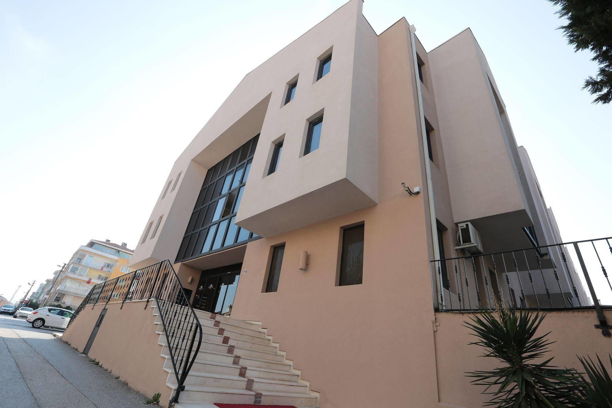 Montania Town Hotel Mudanya Eksteriør billede