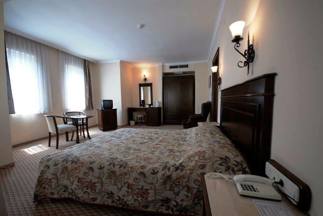 Montania Town Hotel Mudanya Eksteriør billede