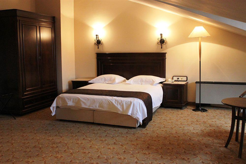Montania Town Hotel Mudanya Eksteriør billede