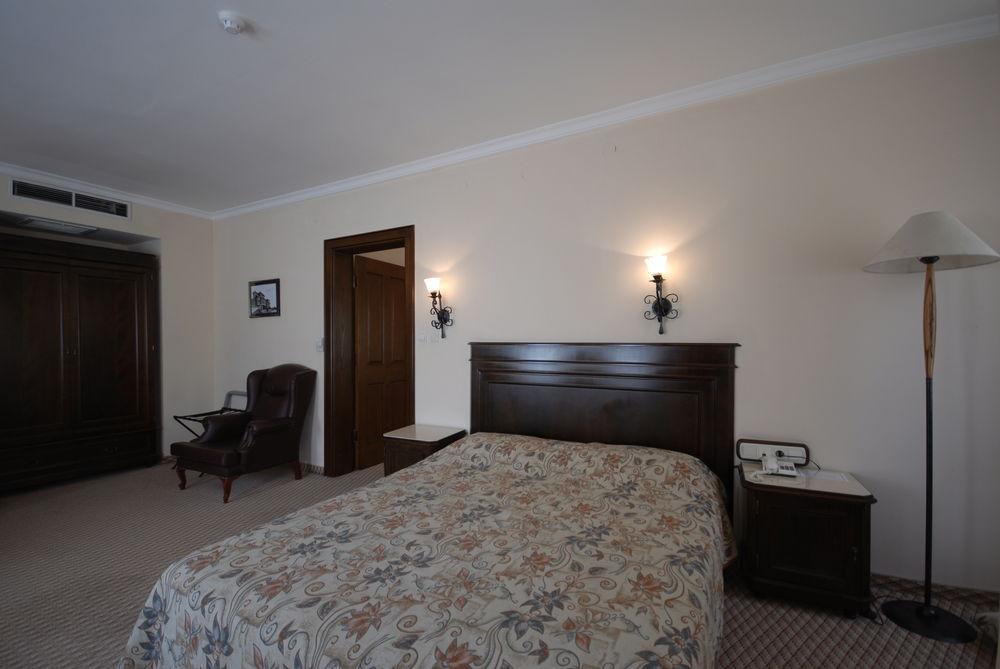 Montania Town Hotel Mudanya Eksteriør billede
